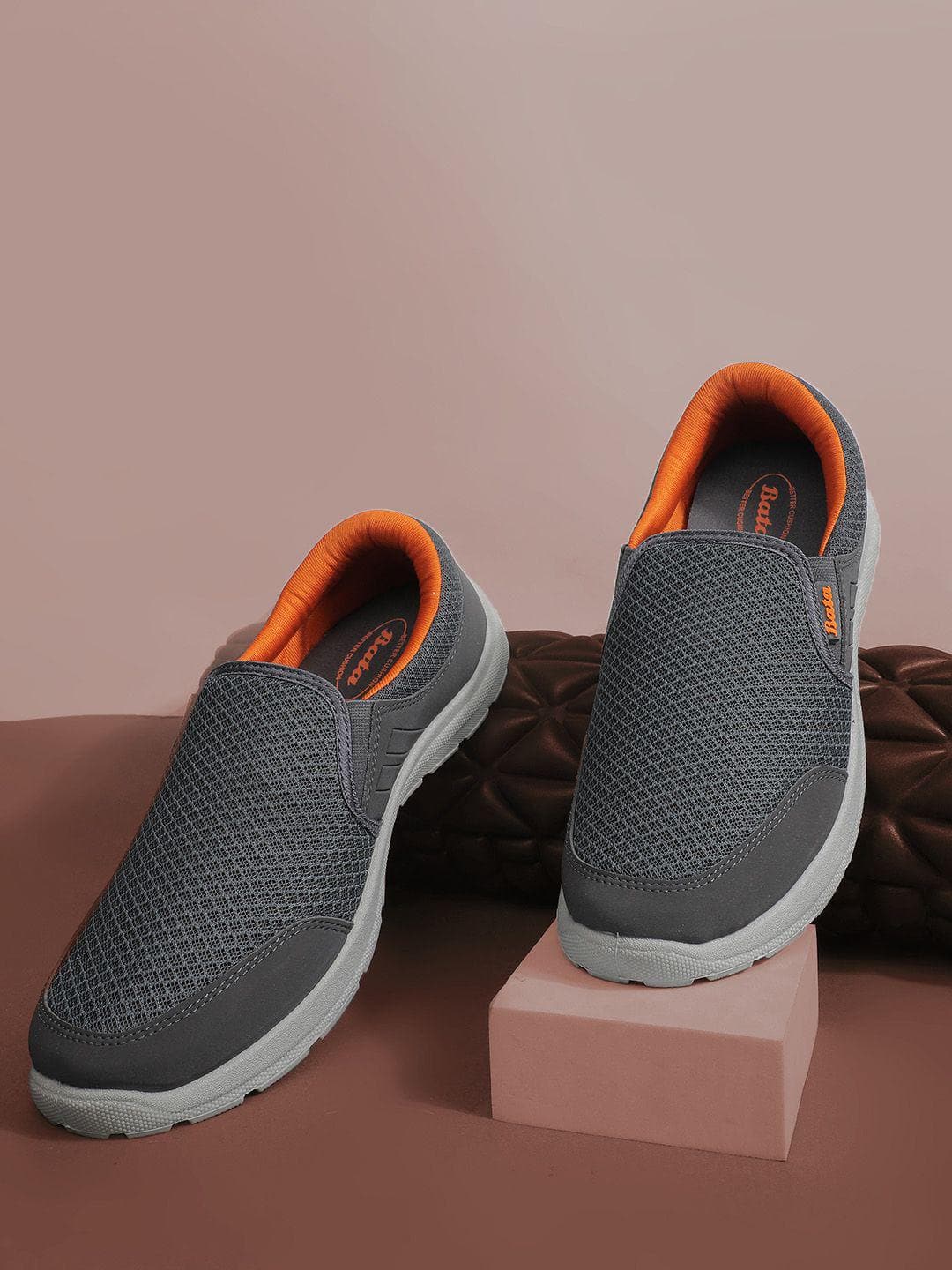 Bata Solid Men Slip-On Sneakers