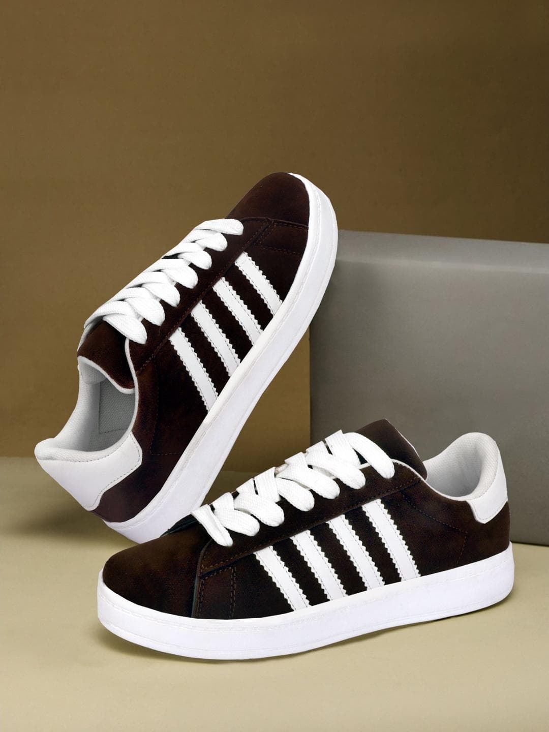 glitchez Men Colourblocked Suede Sneakers