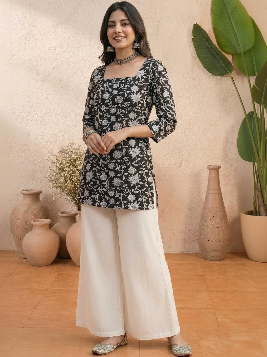 Sangria Floral Printed Pure Cotton Square Neck Straight Kurtis