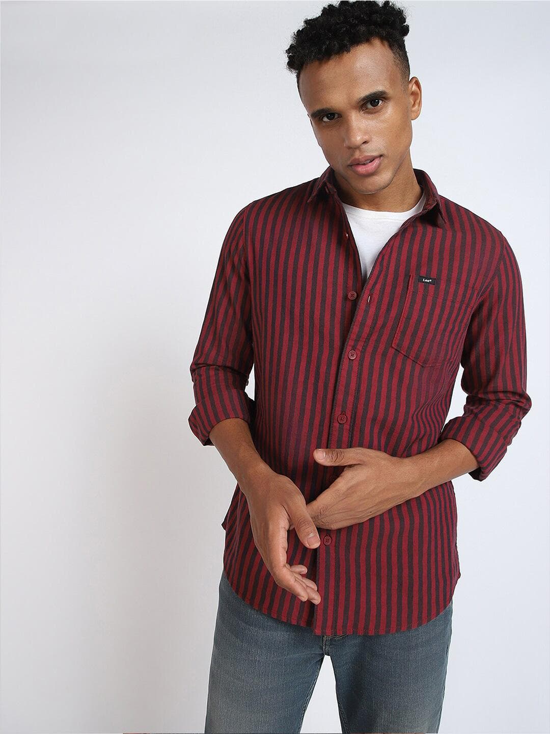 Lee Vertical Striped Cotton Casual Slim FIt Shirt
