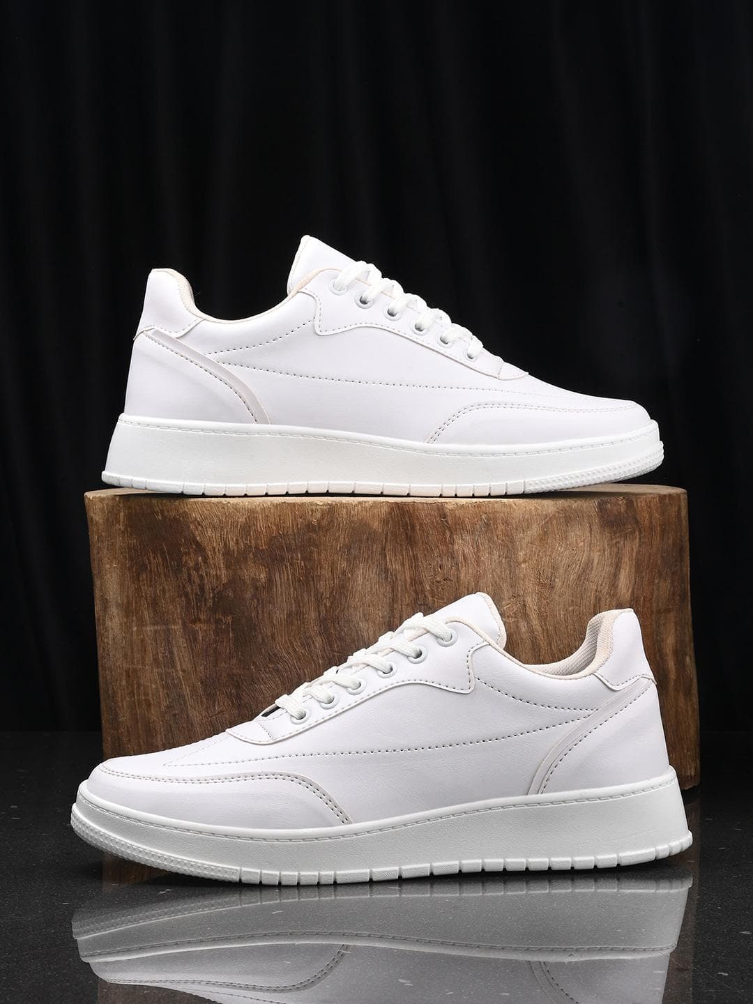 The Roadster Lifestyle Co. Men White Comfort Insole Lightweight Sneakers